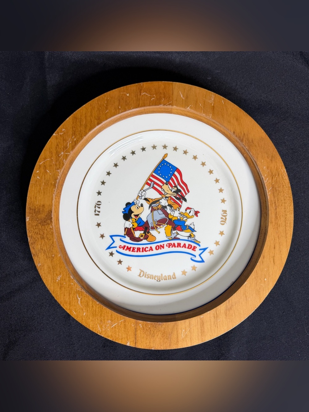 Vintage 1976 Disneyland America On Parade Bicentennial Plate Wooden Frame